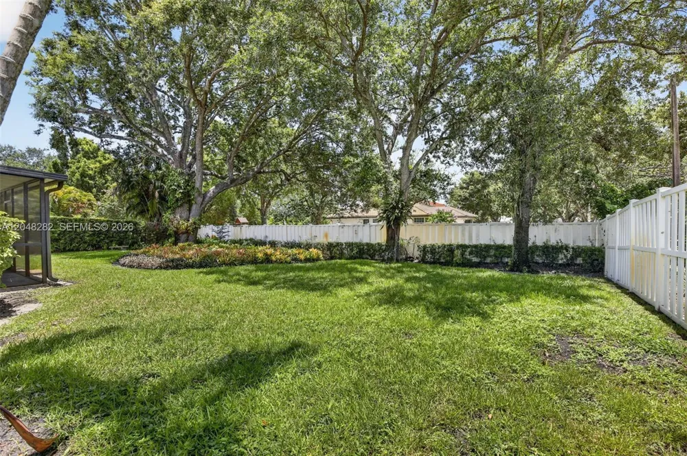 12104 Landing Way Cooper City, FL 33026