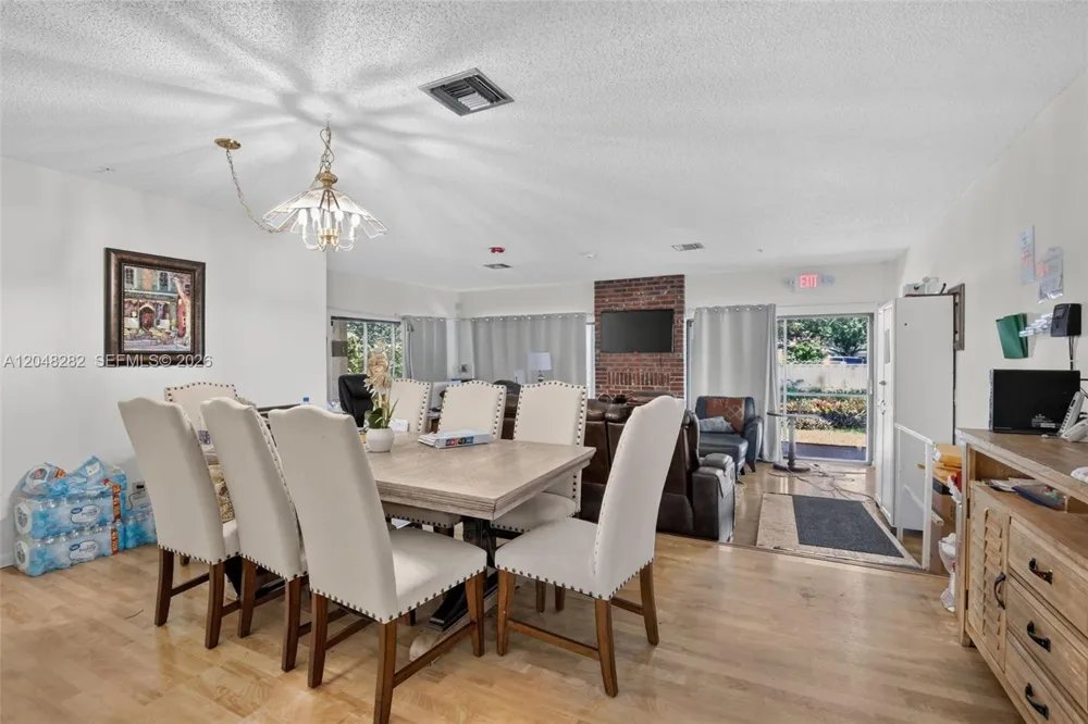 12104 Landing Way Cooper City, FL 33026