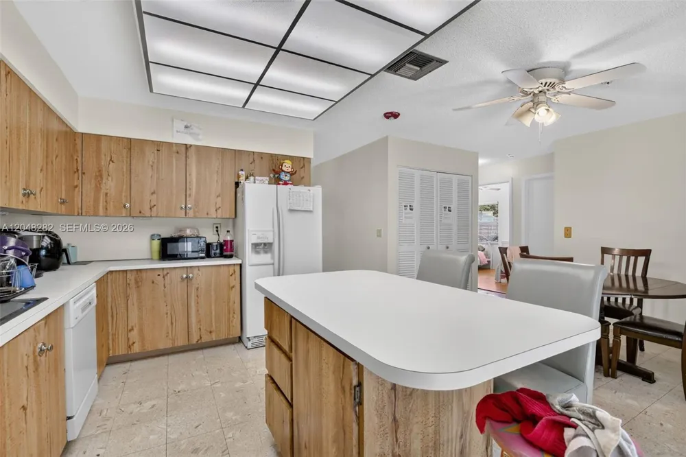 12104 Landing Way Cooper City, FL 33026