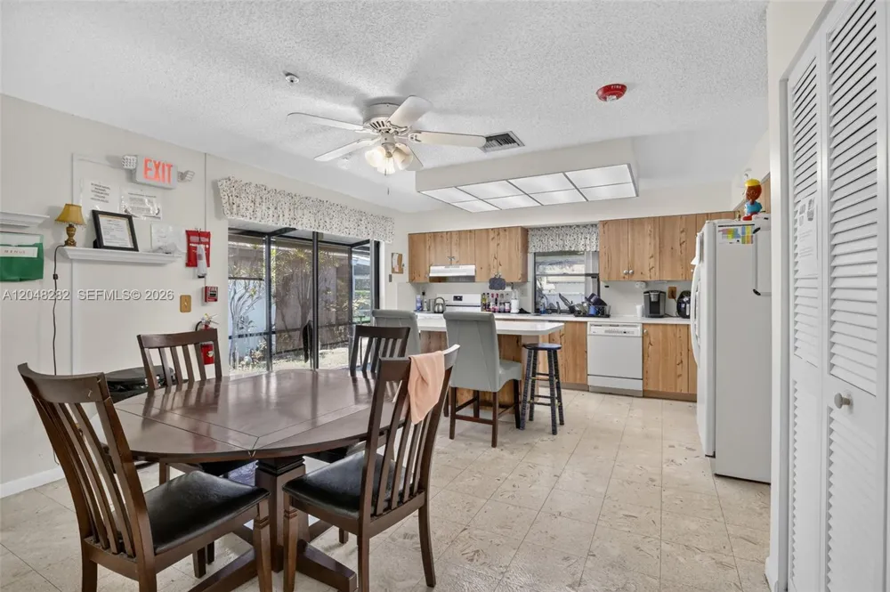 12104 Landing Way Cooper City, FL 33026