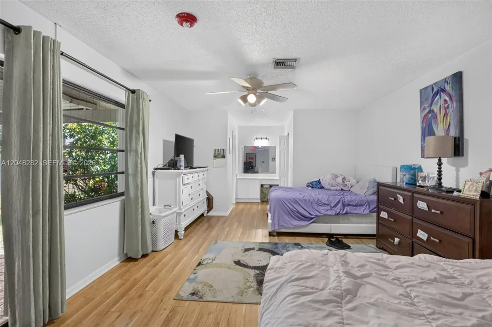 12104 Landing Way Cooper City, FL 33026