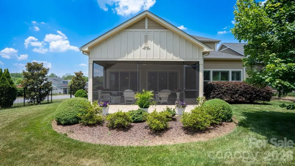 261 Stone Mountain Way Denver, NC 28037