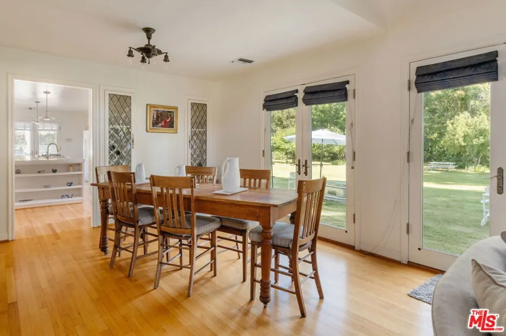 1520 Bonnell Drive Topanga, CA 90290