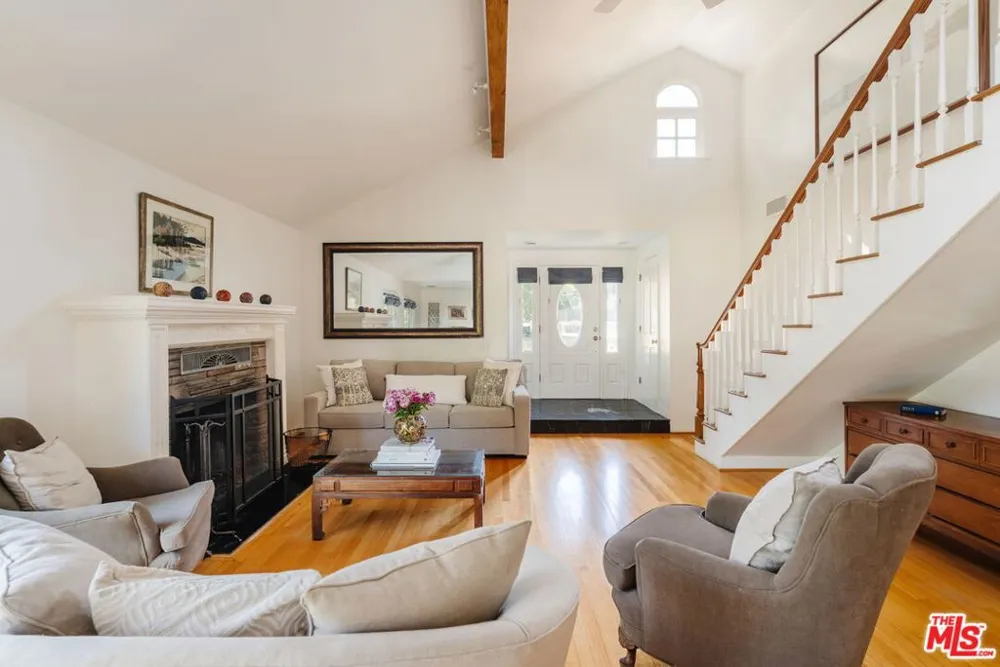 1520 Bonnell Drive Topanga, CA 90290