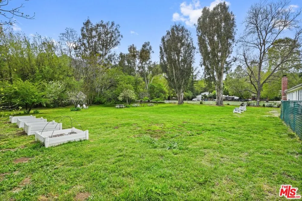 1520 Bonnell Drive Topanga, CA 90290