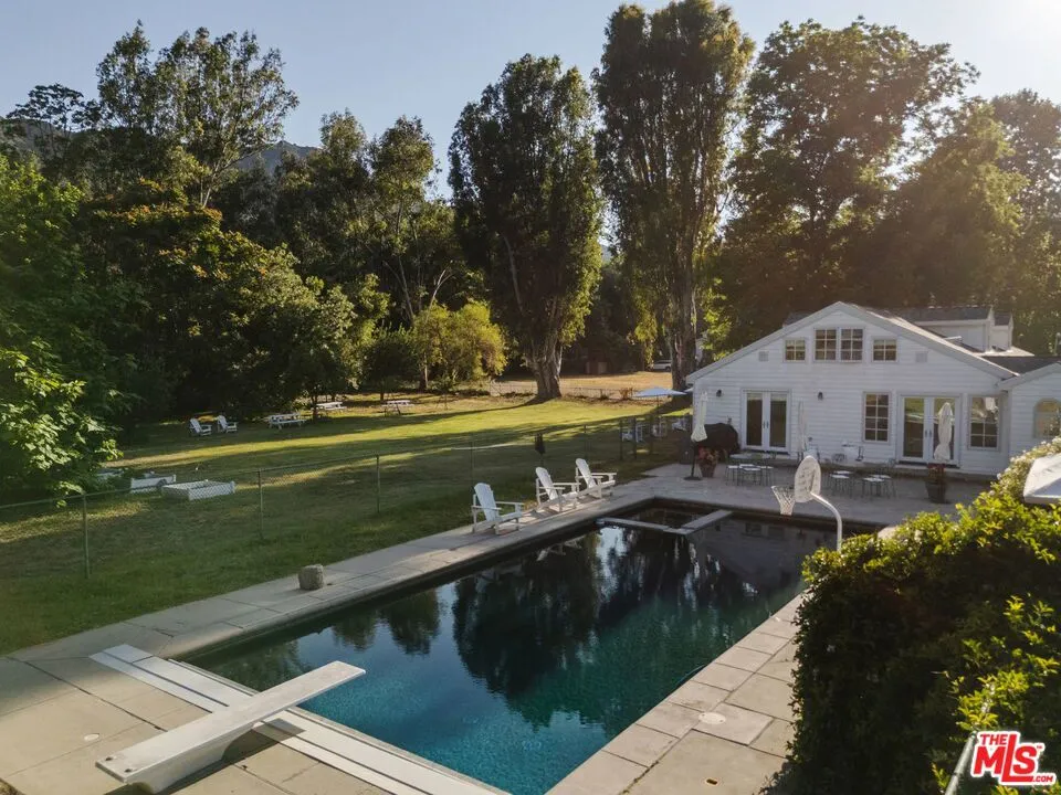 1520 Bonnell Drive Topanga, CA 90290