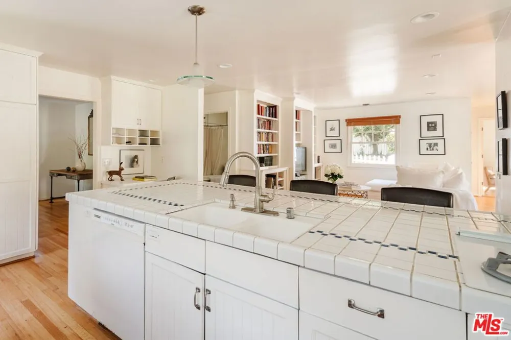 1520 Bonnell Drive Topanga, CA 90290