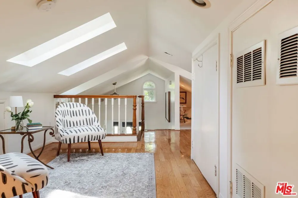 1520 Bonnell Drive Topanga, CA 90290