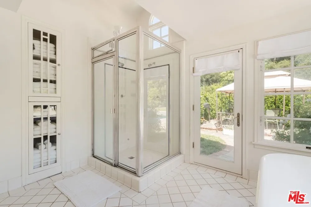 1520 Bonnell Drive Topanga, CA 90290