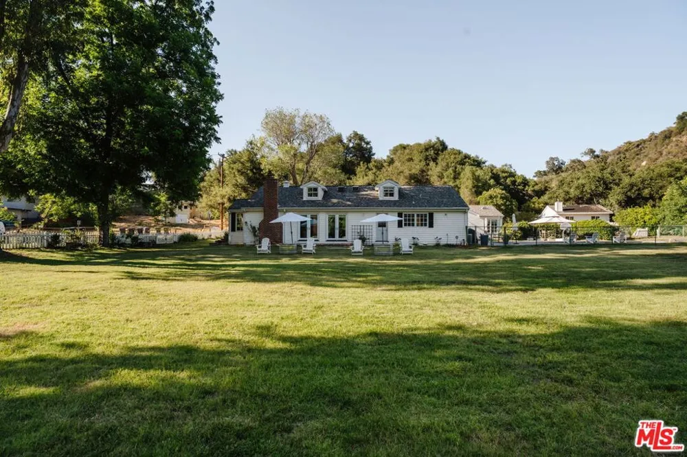 1520 Bonnell Drive Topanga, CA 90290