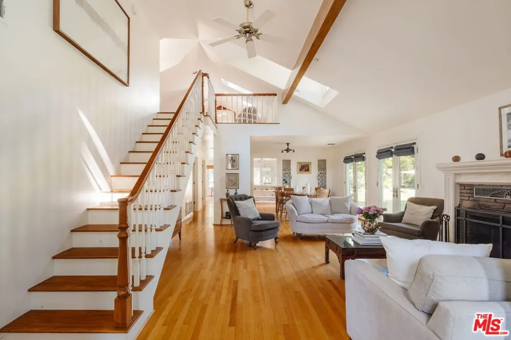 1520 Bonnell Drive Topanga, CA 90290