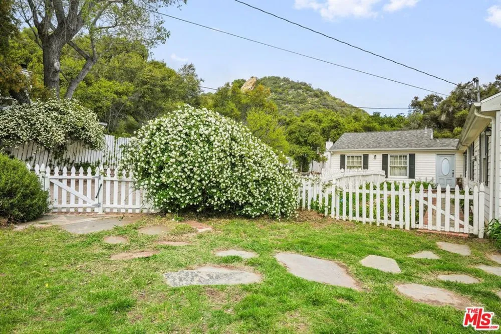 1520 Bonnell Drive Topanga, CA 90290