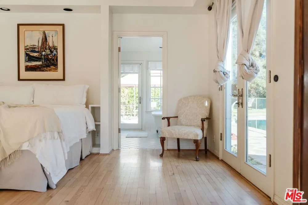 1520 Bonnell Drive Topanga, CA 90290