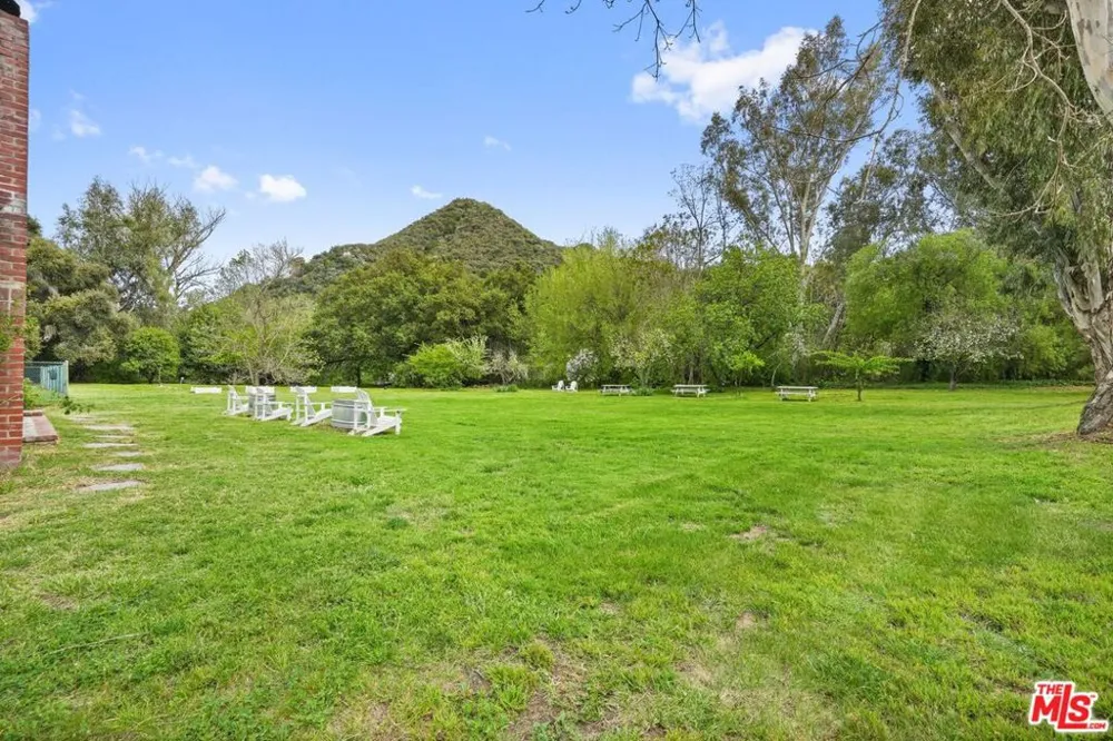 1520 Bonnell Drive Topanga, CA 90290