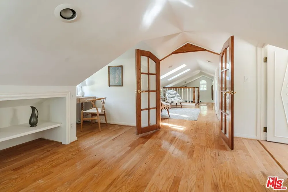 1520 Bonnell Drive Topanga, CA 90290