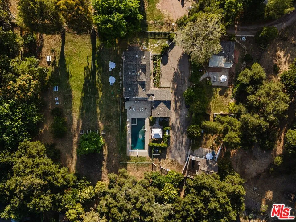 1520 Bonnell Drive Topanga, CA 90290