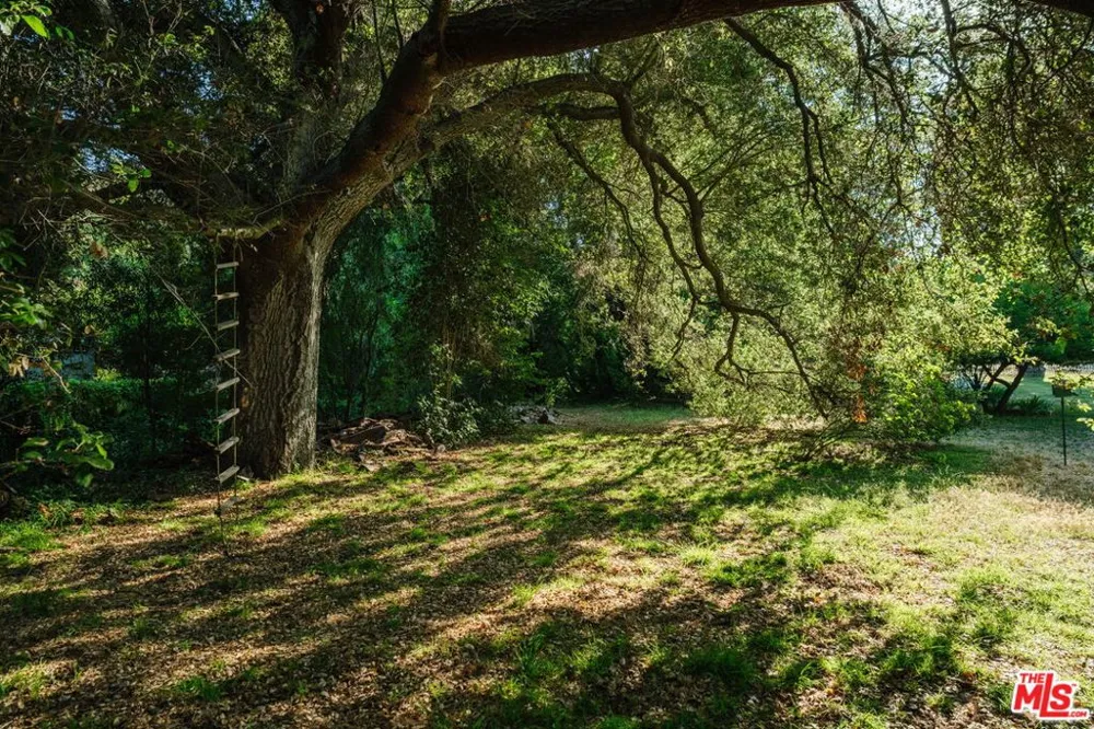 1520 Bonnell Drive Topanga, CA 90290