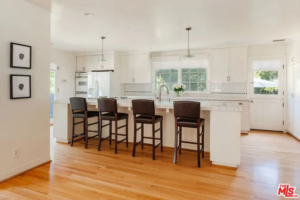 1520 Bonnell Drive Topanga, CA 90290