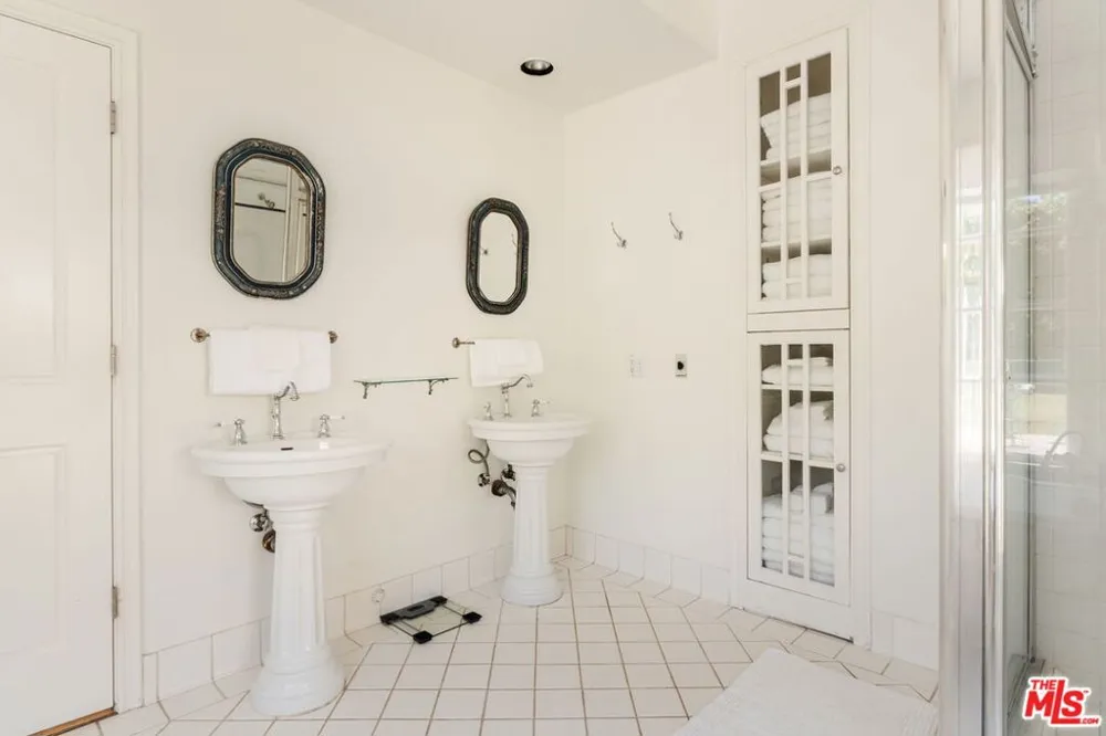 1520 Bonnell Drive Topanga, CA 90290