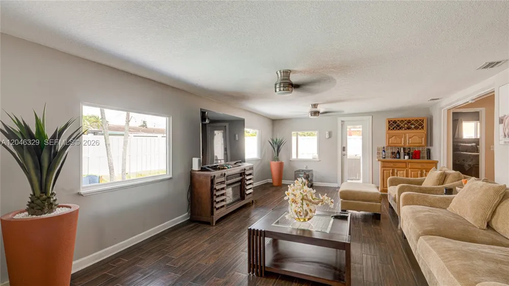 11370 NW 46th Pl Sunrise, FL 33323