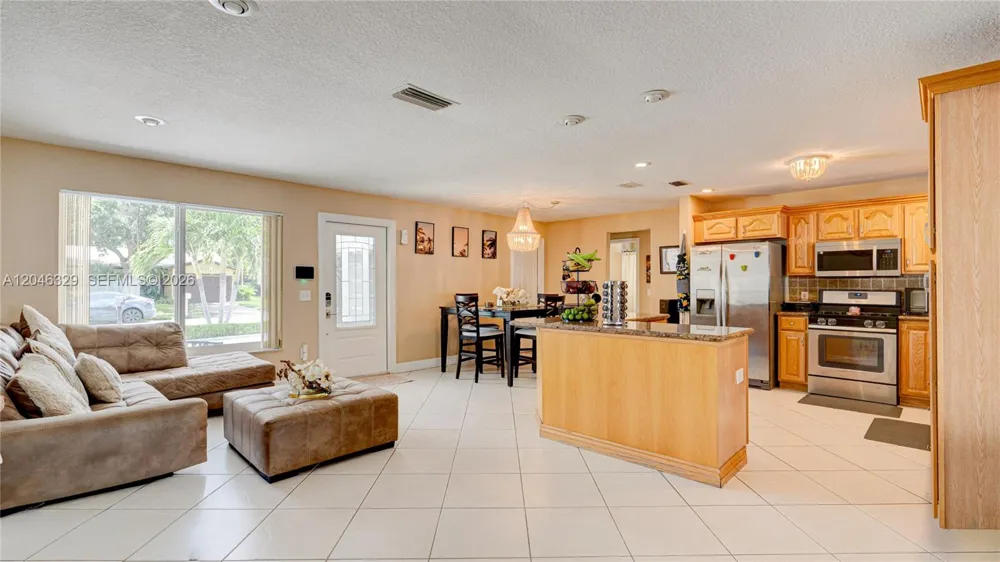 11370 NW 46th Pl Sunrise, FL 33323