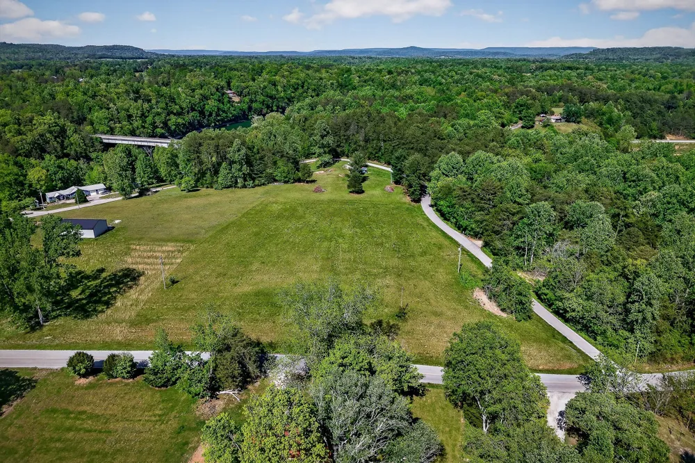 305 Caney Bend Rd Doyle, TN 38559