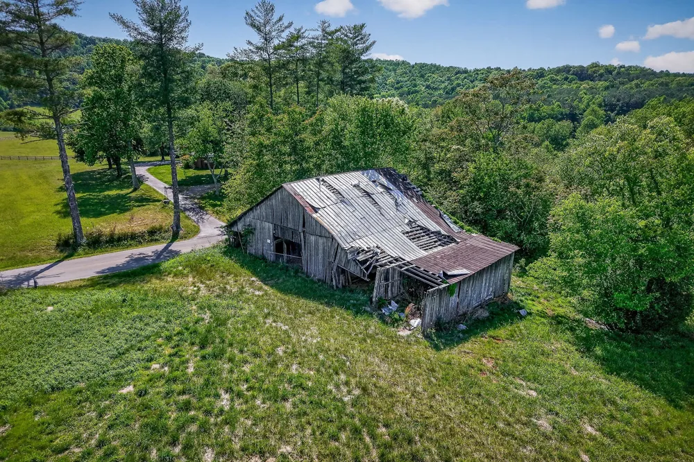 305 Caney Bend Rd Doyle, TN 38559