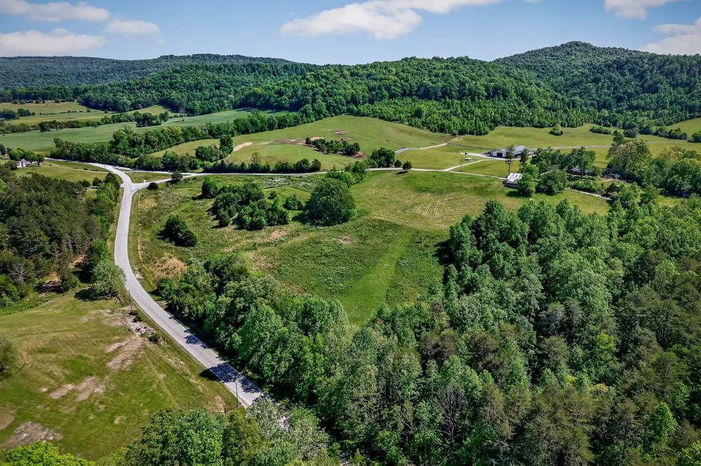 305 Caney Bend Rd Doyle, TN 38559