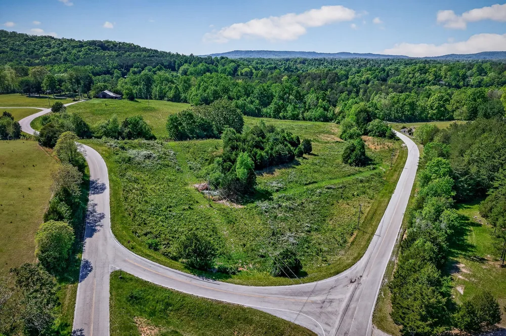305 Caney Bend Rd Doyle, TN 38559