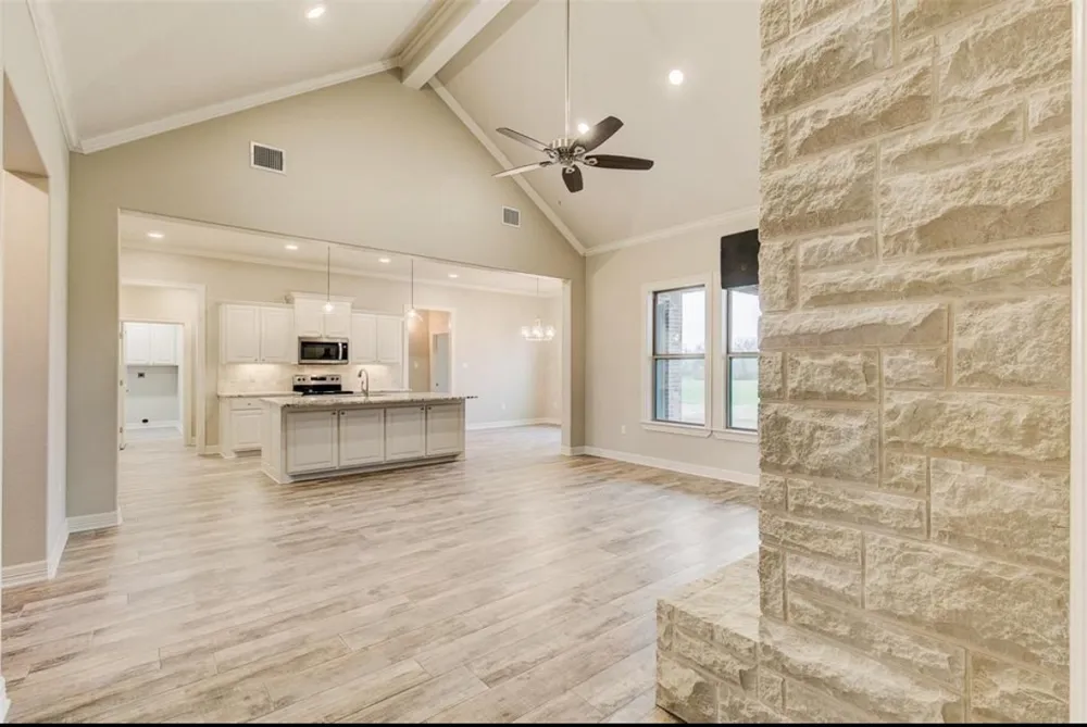 6120 County Road 401 Grandview, TX 76050
