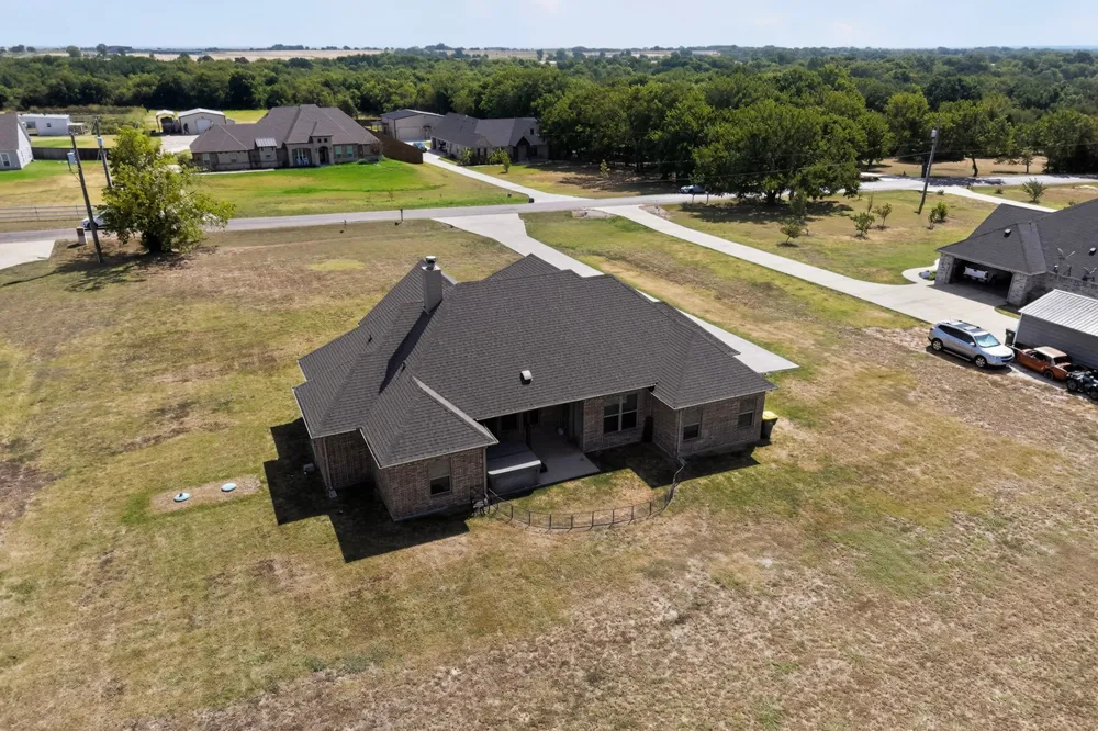 6120 County Road 401 Grandview, TX 76050