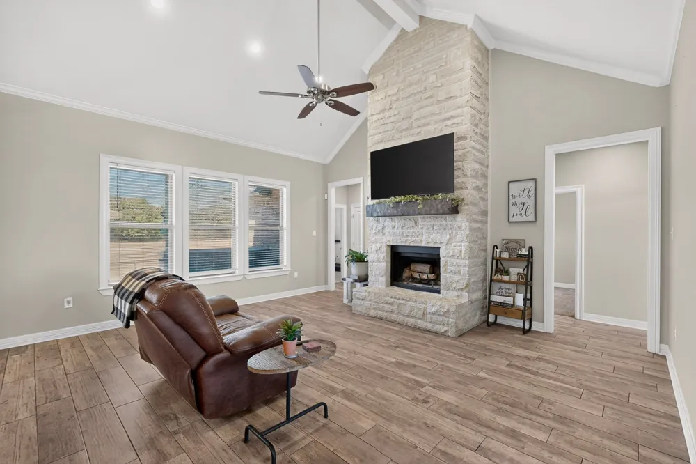 6120 County Road 401 Grandview, TX 76050