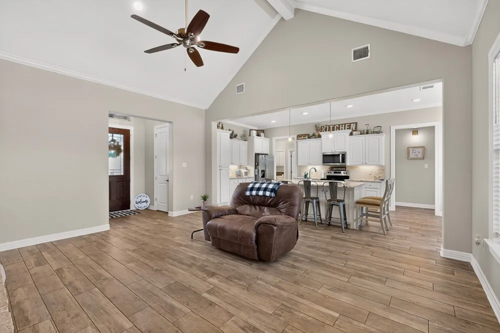 6120 County Road 401 Grandview, TX 76050