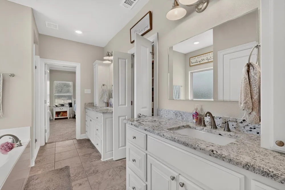 6120 County Road 401 Grandview, TX 76050