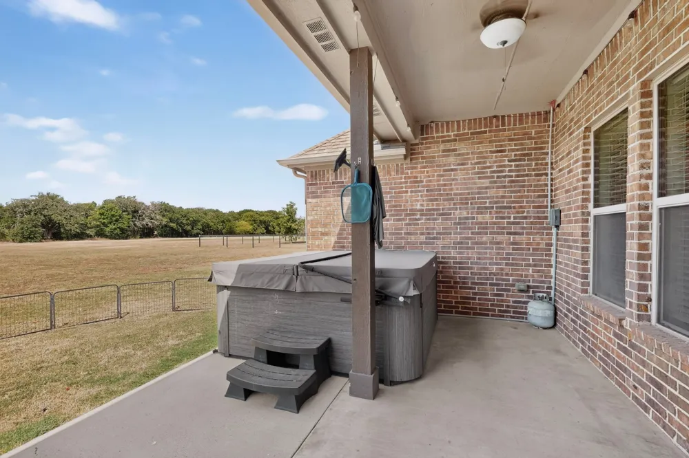 6120 County Road 401 Grandview, TX 76050