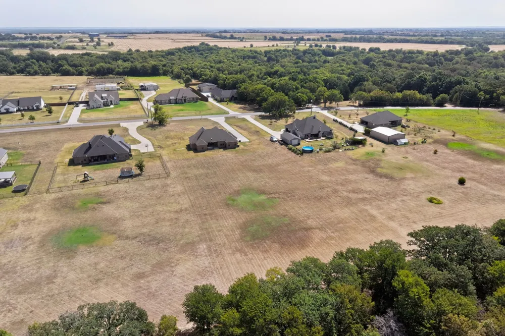 6120 County Road 401 Grandview, TX 76050