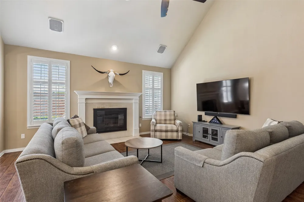 2416 Bonham Trail Grapevine, TX 76051
