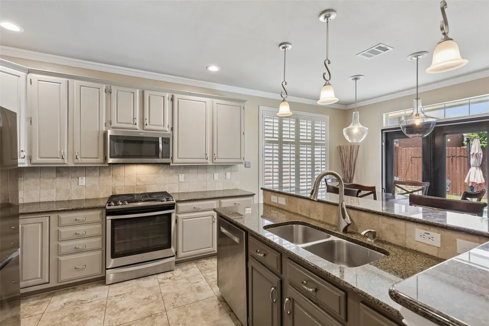 2416 Bonham Trail Grapevine, TX 76051