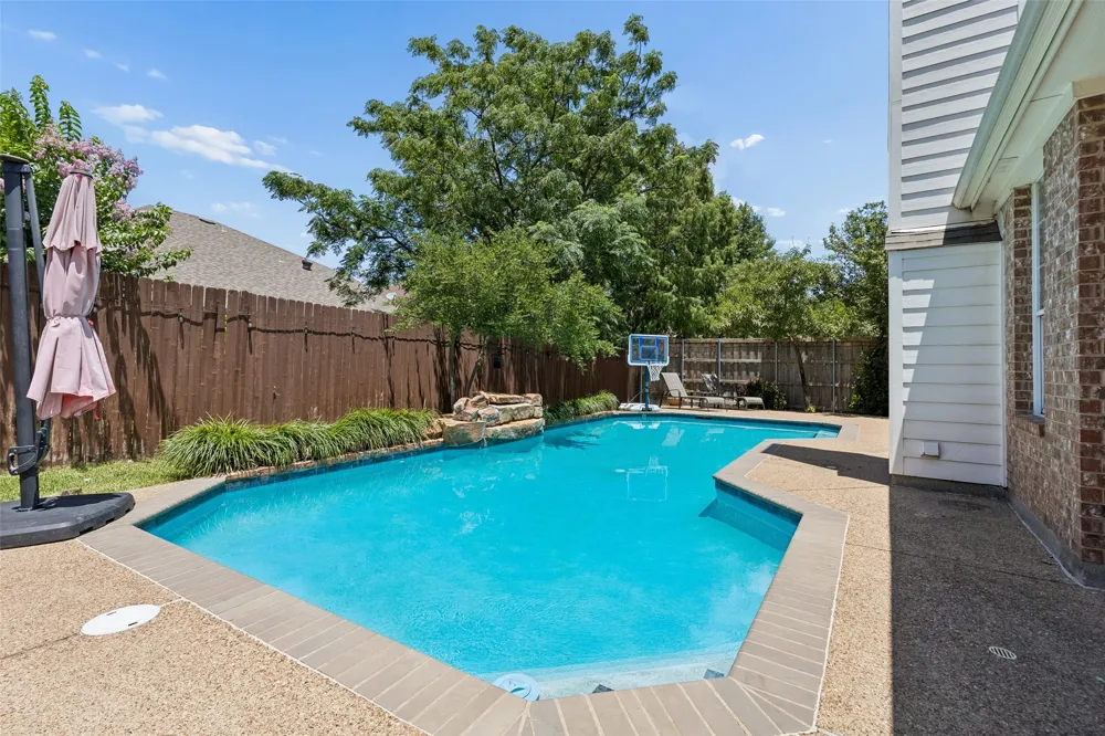 2416 Bonham Trail Grapevine, TX 76051