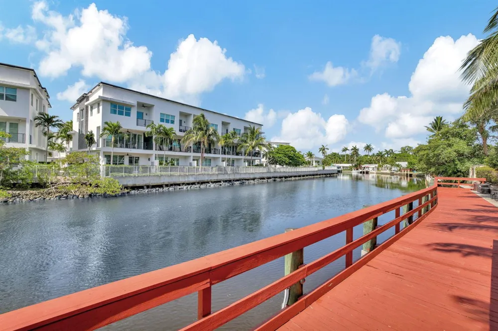 2609 NE 14th Avenue #105 Wilton Manors, FL 33334