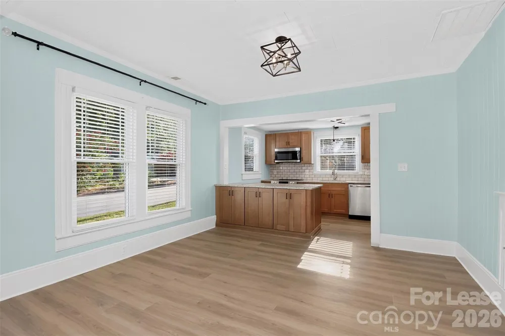 204 E McNeely Avenue Mooresville, NC 28115