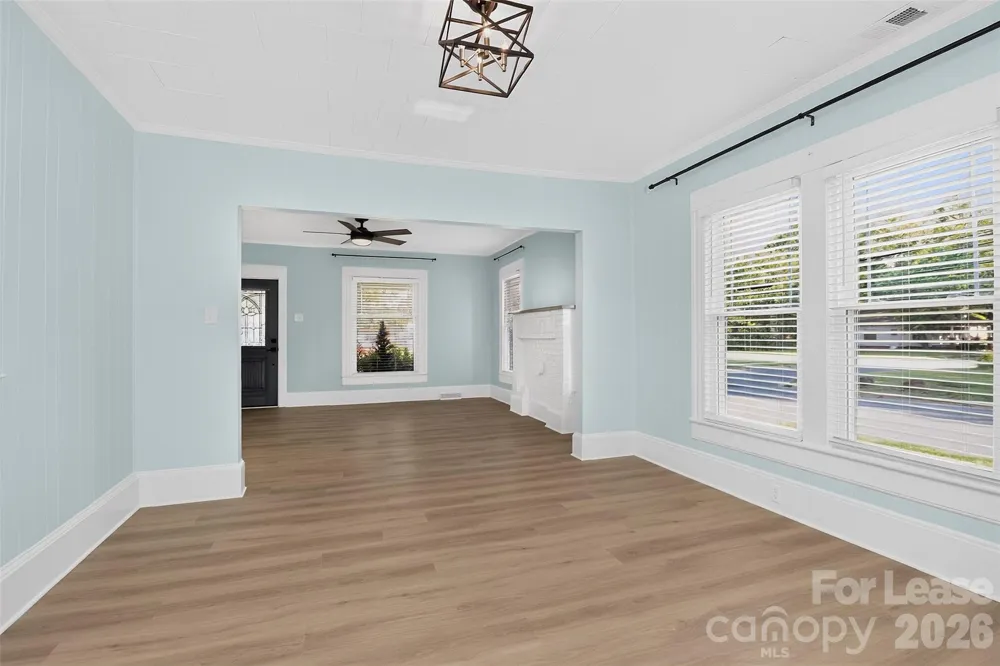 204 E McNeely Avenue Mooresville, NC 28115