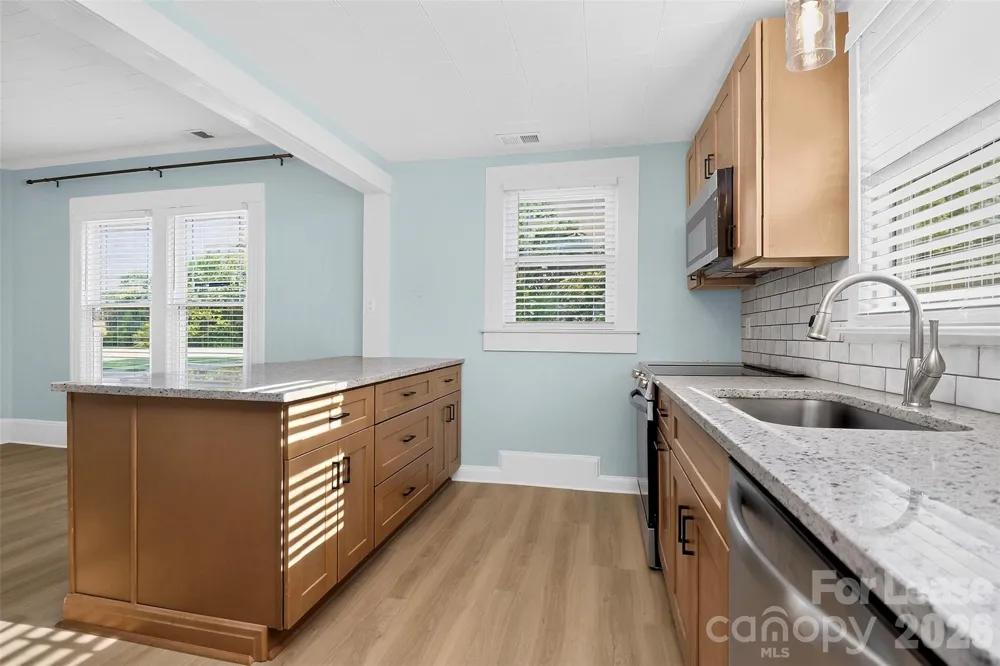 204 E McNeely Avenue Mooresville, NC 28115