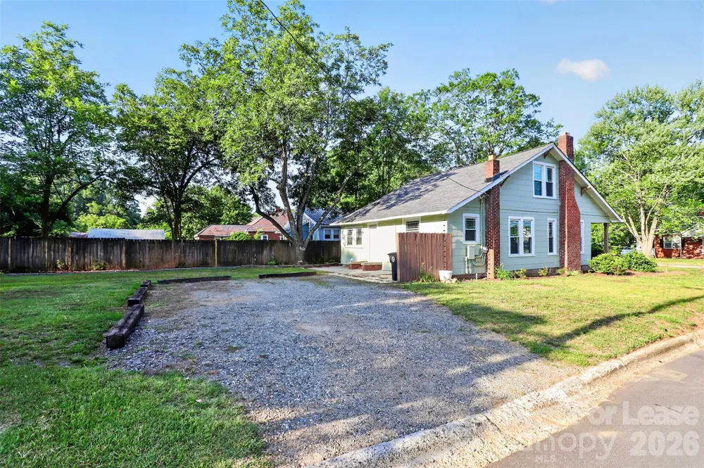 204 E McNeely Avenue Mooresville, NC 28115