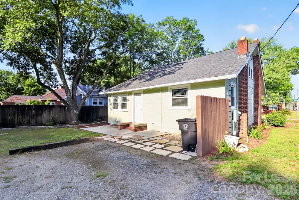204 E McNeely Avenue Mooresville, NC 28115