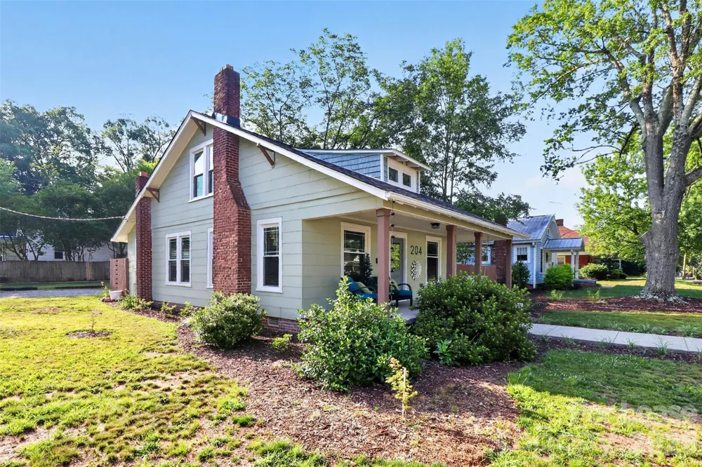204 E McNeely Avenue Mooresville, NC 28115