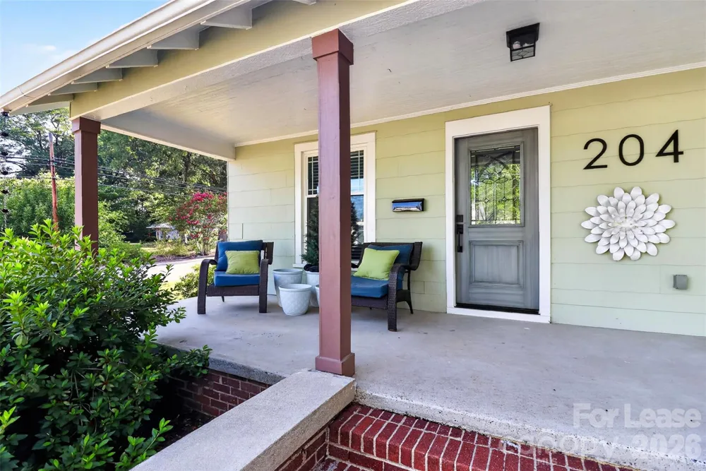 204 E McNeely Avenue Mooresville, NC 28115