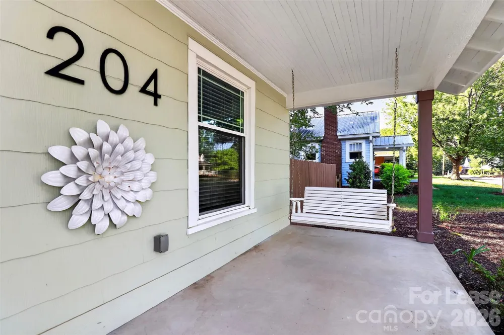 204 E McNeely Avenue Mooresville, NC 28115