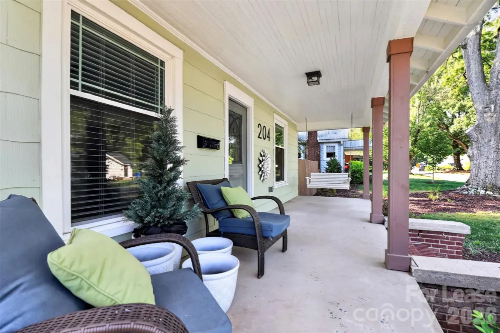 204 E McNeely Avenue Mooresville, NC 28115