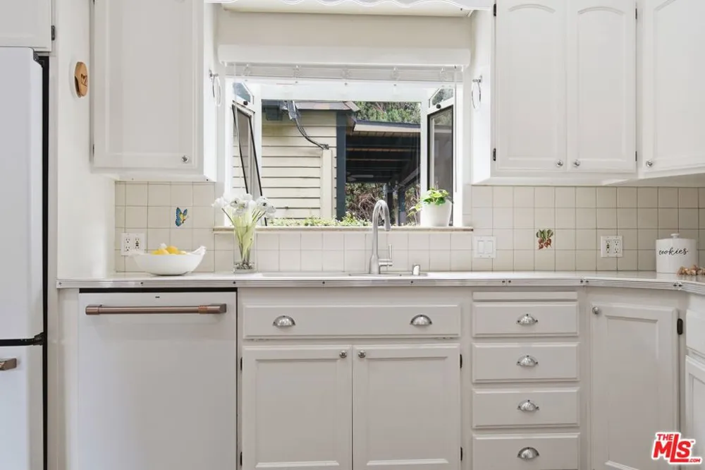 1700 Diamond Avenue South Pasadena, CA 91030